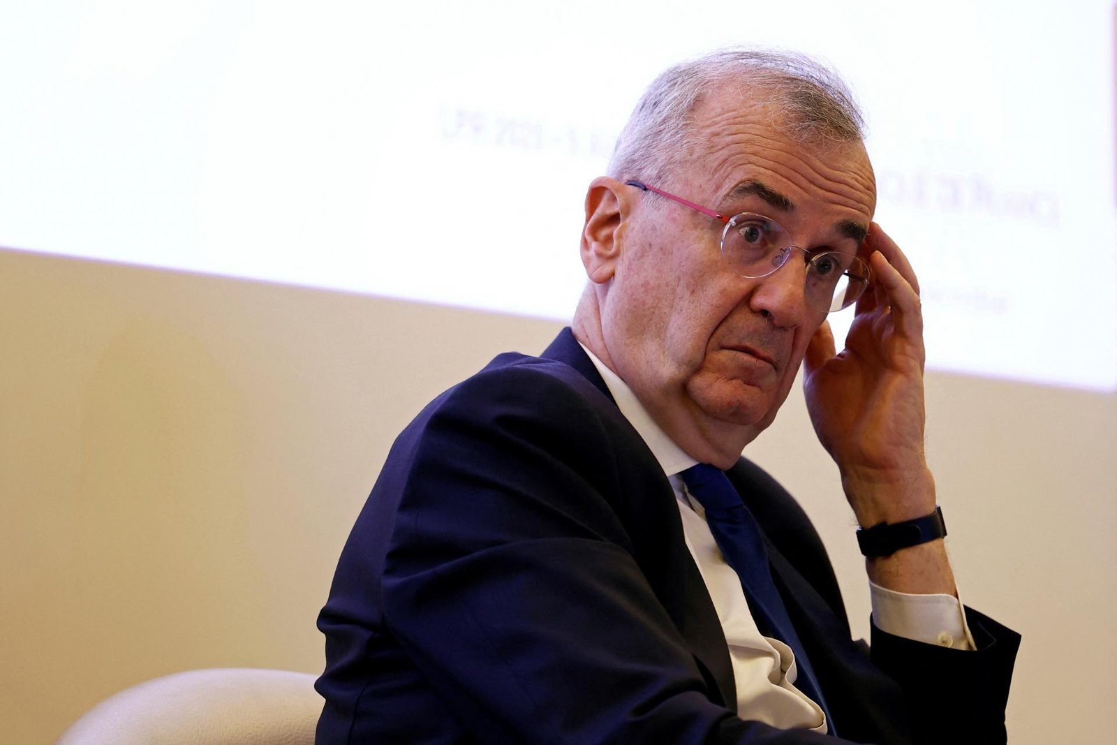 Vďaka Bohu, že Európa vytvorila euro. Trumpova politika narušila dôveru v americký dolár, tvrdí Villeroy Vďaka Bohu, že Európa vytvorila euro. Trumpova politika narušila dôveru v americký dolár, tvrdí Villeroy