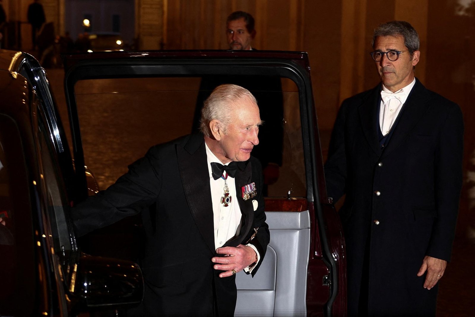 Napriek zrušenej audiencii sa britský kráľ Karol III. stretol s pápežom Františkom Napriek zrušenej audiencii sa britský kráľ Karol III. stretol s pápežom Františkom