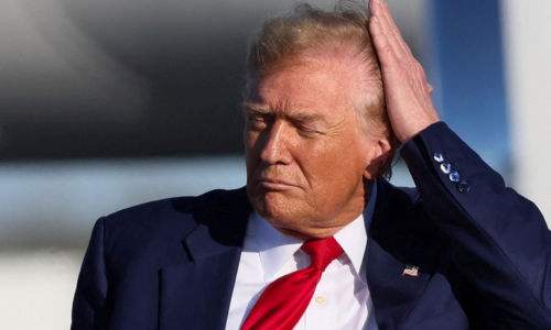 „Spravíme americké sprchy opäť veľkými“. Trump nariadil zrušiť obmedzenia tlaku vody v sprchovacích hlaviciach