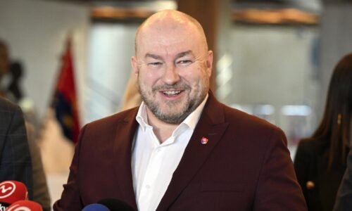 Huliak chce na koaličnej rade riešiť rentu pre generálneho prokurátora. Inšpiroval ho postoj Pellegriniho