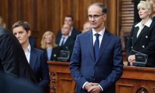 Srbsko má novú vládu, kabinet premiéra Macuta schválil parlament
