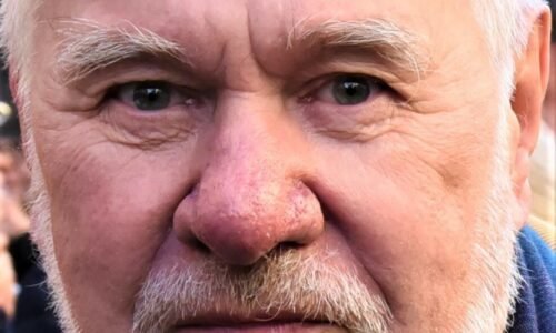 Vo veku 82 rokov dnes zomrel bývalý politik, novinár a cestovateľ Jaromír Štetina