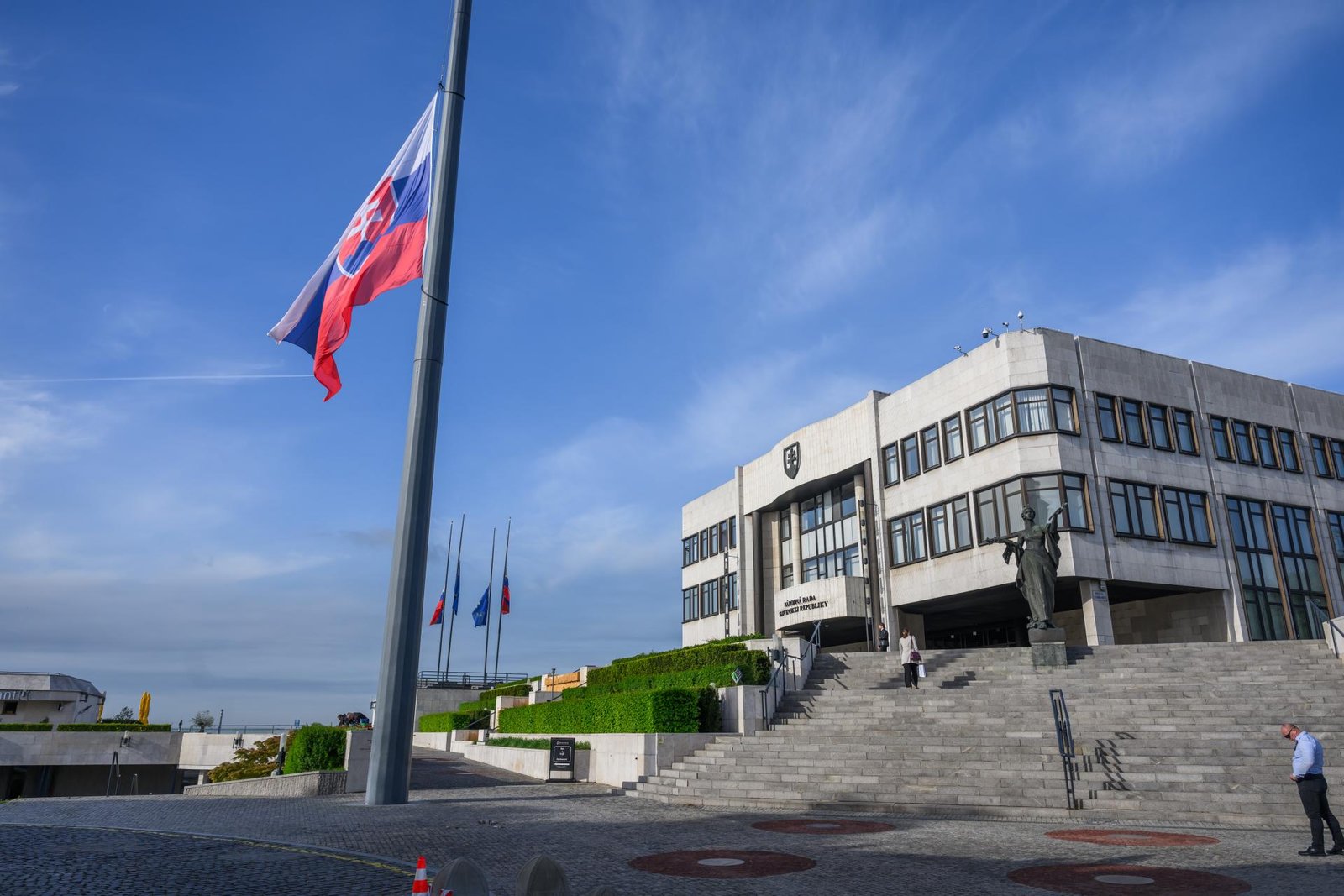 V sobotu bude na Slovensku pre úmrtie pápeža štátny smútok, zakáže sa hazard V sobotu bude na Slovensku pre úmrtie pápeža štátny smútok, zakáže sa hazard