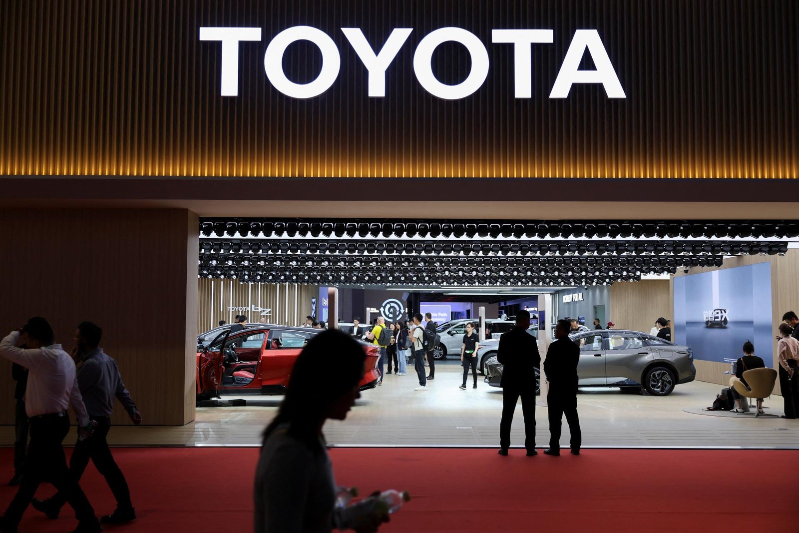 Toyota zvažuje investíciu do možného odkúpenia kľúčového dodávateľa Toyota zvažuje investíciu do možného odkúpenia kľúčového dodávateľa