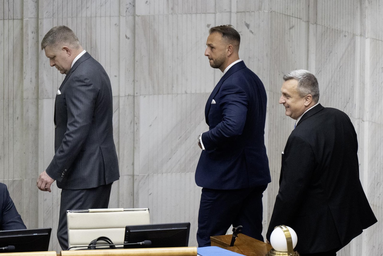 Otočka o 180 stupňov: koalícia najprv transakčnú daň jednotne odklepla, teraz všetky strany pripúšťajú zmeny Otočka o 180 stupňov: koalícia najprv transakčnú daň jednotne odklepla, teraz všetky strany pripúšťajú zmeny