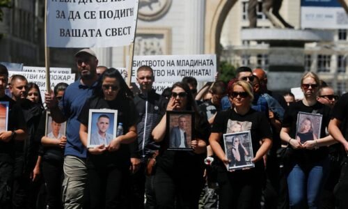Príbuzní obetí marcového požiaru v nočnom klube dnes protestovali v Skopje, žiadali demisie Príbuzní obetí marcového požiaru v nočnom klube dnes protestovali v Skopje, žiadali demisie
