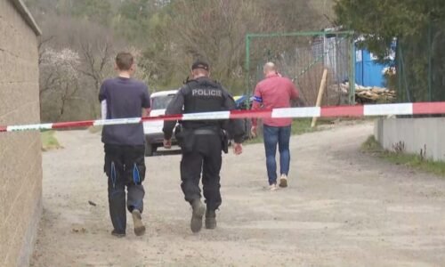 Kriminalisté už znají detaily střelby v Jílovišti u Prahy. Zraněný muž řekl, kdo střílel
