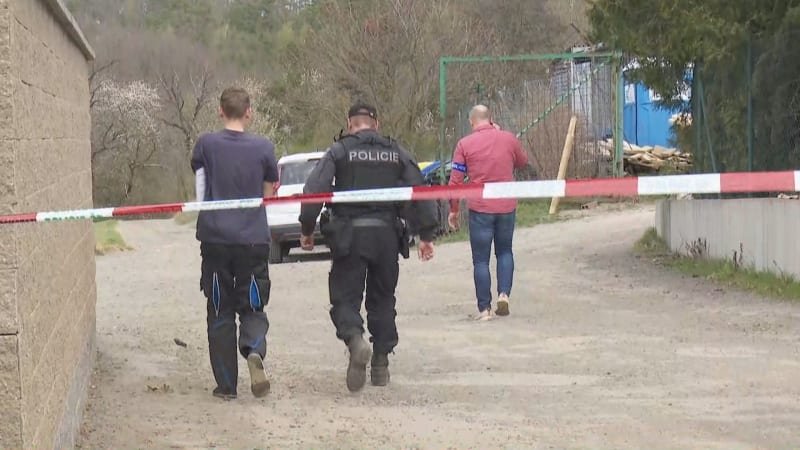 Kriminalisté už znají detaily střelby v Jílovišti u Prahy. Zraněný muž řekl, kdo střílel Kriminalisté už znají detaily střelby v Jílovišti u Prahy. Zraněný muž řekl, kdo střílel