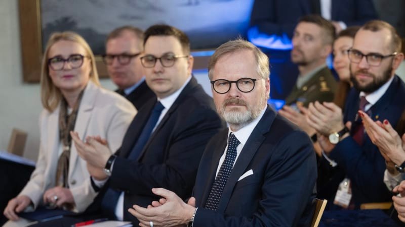 Fiala: V Česku působila klíčová spolupracovnice GRU, je na sankčním seznamu. Musí opustit zemi Fiala: V Česku působila klíčová spolupracovnice GRU, je na sankčním seznamu. Musí opustit zemi