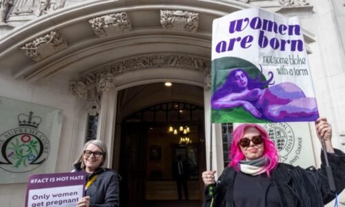 Převratný verdikt o definici ženy? Bojíme se hrozivých dopadů, zní z britské trans komunity