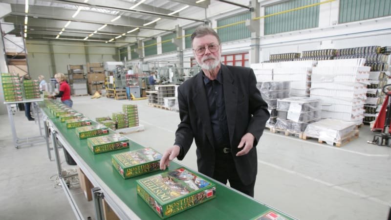 Nadšenci do deskových her smutní: Zemřel Ladislav Mareš, tvůrce Dostihů a sázek Nadšenci do deskových her smutní: Zemřel Ladislav Mareš, tvůrce Dostihů a sázek