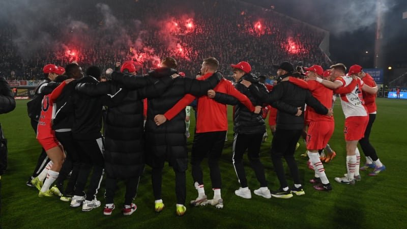 Slavia slaví titul s předstihem. Sigmě dala nepopulárního „bůra“, hattrickem se blýskl Kušej