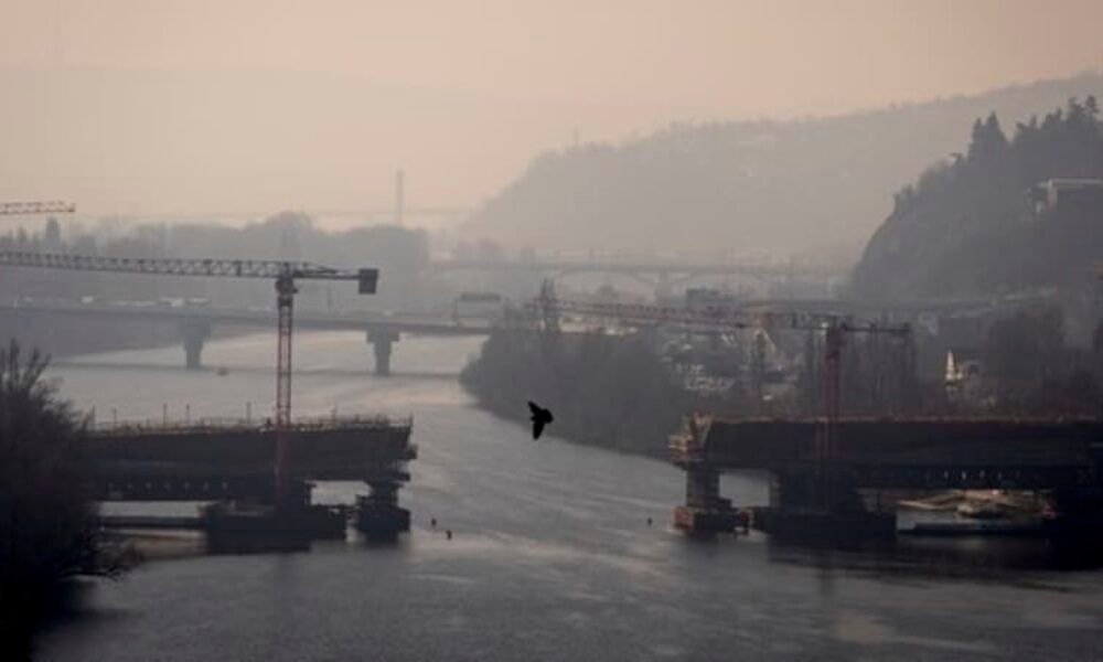 Do Česka opět míří saharský prach, ovlivní i teploty na Velikonoce. Kdy se obloha zakalí? Do Česka opět míří saharský prach, ovlivní i teploty na Velikonoce. Kdy se obloha zakalí?