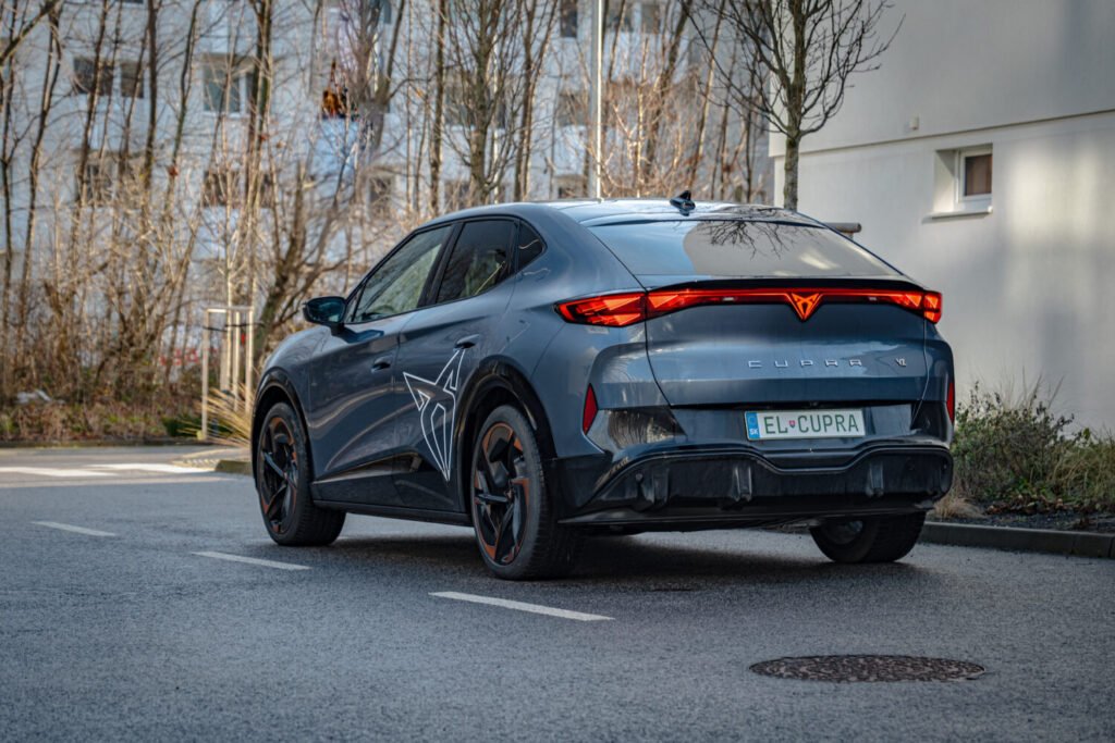 TEST Cupra Tavasacan: Koncernové lístkové cesto TEST Cupra Tavasacan: Koncernové lístkové cesto