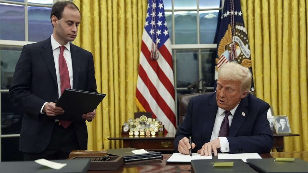 Trump ohlási nové clá už dnes večer. Čo môžeme čakať? Trump ohlási nové clá už dnes večer. Čo môžeme čakať?