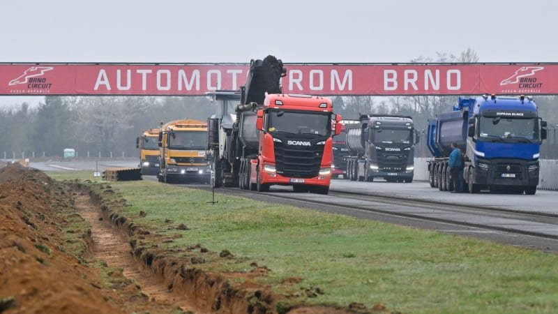 MotoGP se vrací do Brna: Okruh čeká chirurgicky přesný zákrok, na dráze jde o milimetry MotoGP se vrací do Brna: Okruh čeká chirurgicky přesný zákrok, na dráze jde o milimetry