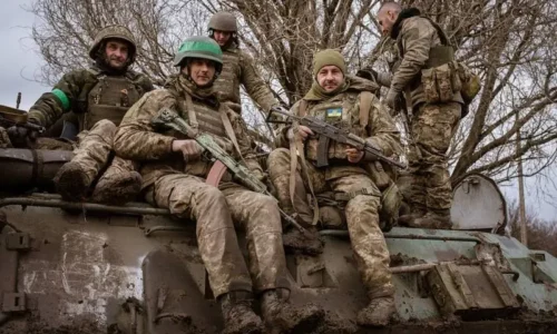 Zacharovová o morálnej degradácii kyjevského režimu, ktorý predáva „poľovačky“ na frontovej línii