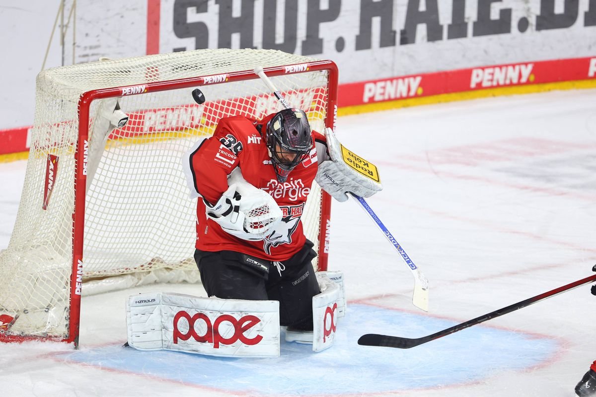 Július Hudáček vychytal postup do finále. Kolín môže oslavovať po 23 rokoch