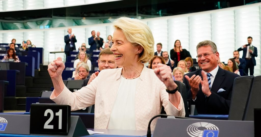 Von der Leyenová ukazuje Spojeným štátom v mene celej Európskej únie svoje svaly Von der Leyenová ukazuje Spojeným štátom v mene celej Európskej únie svoje svaly