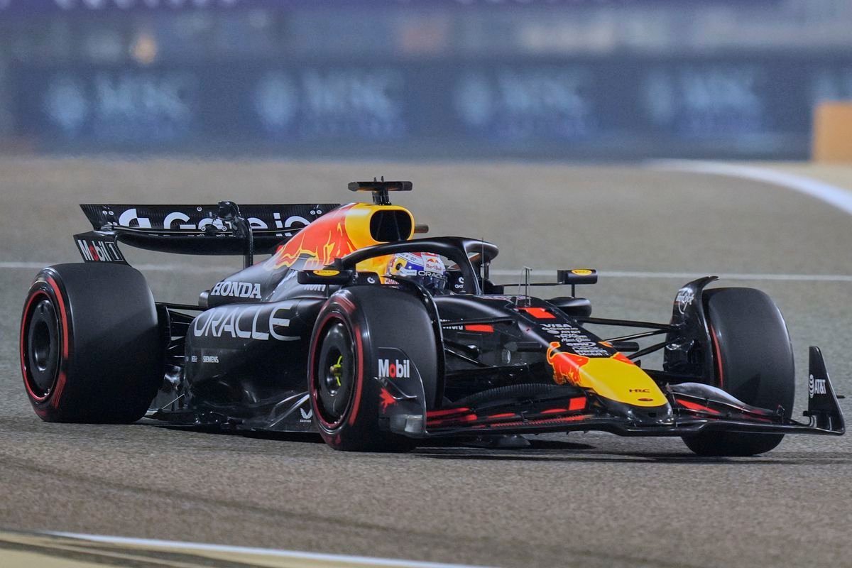 Max Verstappen sa vyjadril k nekončiacim špekuláciam o jeho budúcnosti Max Verstappen sa vyjadril k nekončiacim špekuláciam o jeho budúcnosti