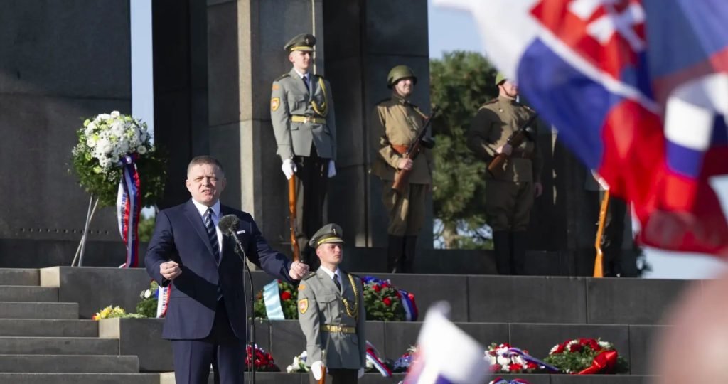 VIDEO: „História druhej svetovej vojny musí ľudí spájať. Kto úmyselne zabúda, kto ignoruje to, čo sa udialo počas nej, to je to isté, ako keby opätovne stláčal spúšť, strieľal z dela, hádzal bomby. VIDEO: „História druhej svetovej vojny musí ľudí spájať. Kto úmyselne zabúda, kto ignoruje to, čo sa udialo počas nej, to je to isté, ako keby opätovne stláčal spúšť, strieľal z dela, hádzal bomby.