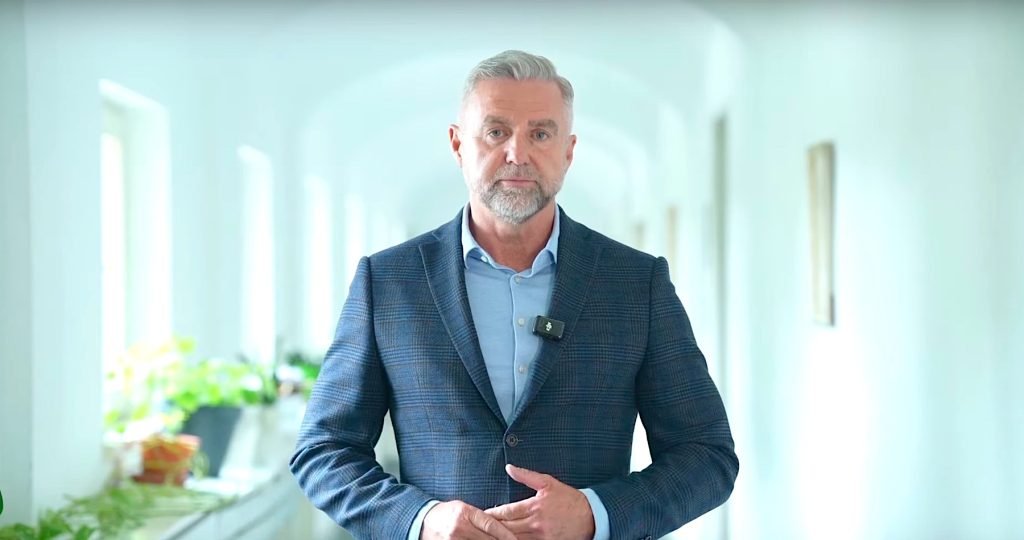 Tibor Gašpar obvinil Andreja Danka, že v záujme zvýšiť pre SNS volebné preferencie je ochotný kopať do koaličného partnera, sabotovať vlastnú vládu a v tejto stratégii sa spájať aj so Šimečkom a progresívcami Tibor Gašpar obvinil Andreja Danka, že v záujme zvýšiť pre SNS volebné preferencie je ochotný kopať do koaličného partnera, sabotovať vlastnú vládu a v tejto stratégii sa spájať aj so Šimečkom a progresívcami