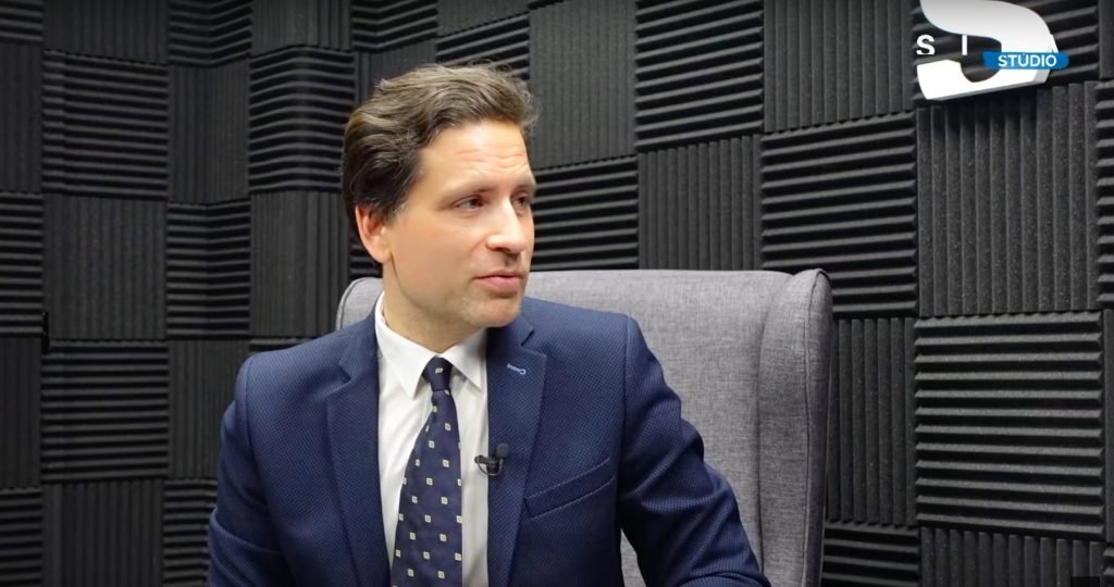Po ruskom plyne volá aj nemecký priemysel, nie je to nejaký slovenský fetiš, je lacný, tvrdí hlavný ekonóm Trinity Bank Lukáš Kovanda  Po ruskom plyne volá aj nemecký priemysel, nie je to nejaký slovenský fetiš, je lacný, tvrdí hlavný ekonóm Trinity Bank Lukáš Kovanda