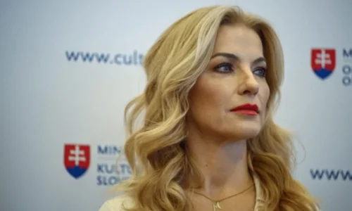Ministerka Šimkovičová reaguje na cirkus pred budovou ministerstva kultúry