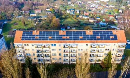 Slováci o zdieľaní elektriny nevedia, v Rakúsku na tom starostovia vyhrávajú voľby