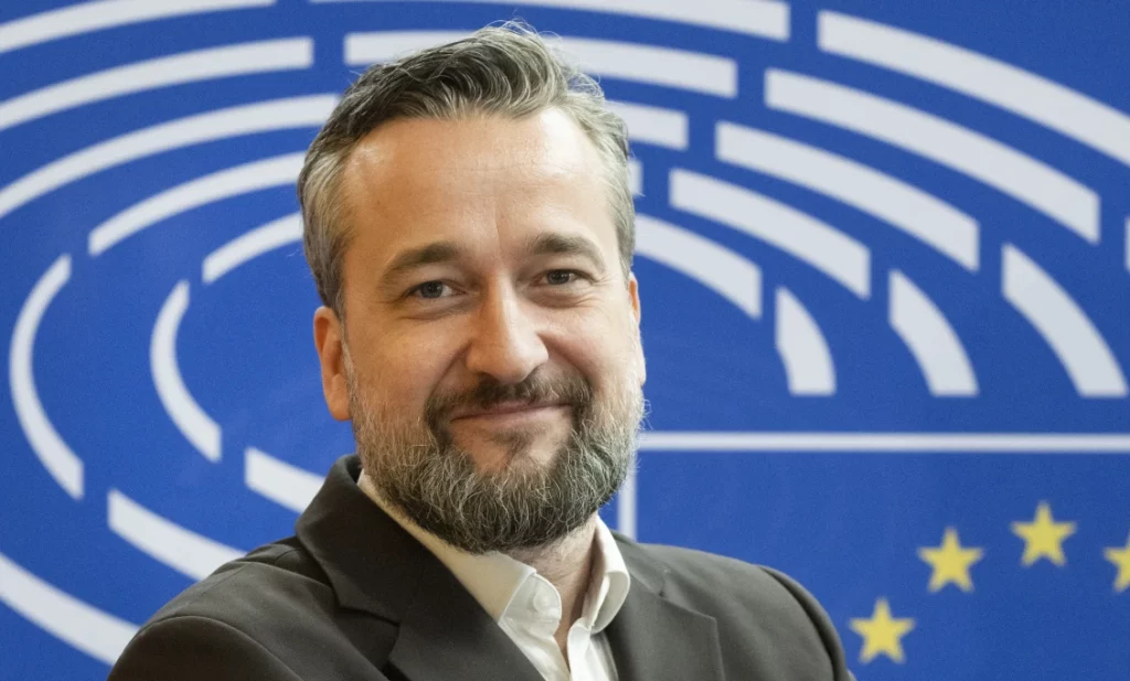 Sorosove „deti“, mimovládkový zákon a europoslanec Blaha Sorosove „deti“, mimovládkový zákon a europoslanec Blaha