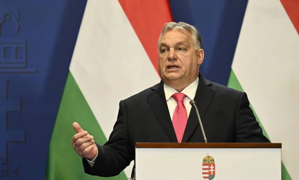 „To nie je evolúcia, to je úpadok“ – Orbán „rozsekal“ Financial Times