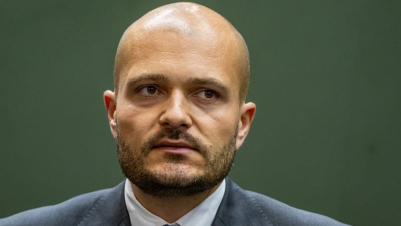 Zbrojař Strnad je nejbohatším Čechem. Předstihl Kellnerovou s PPF, ukazuje žebříček Bloomberg Zbrojař Strnad je nejbohatším Čechem. Předstihl Kellnerovou s PPF, ukazuje žebříček Bloomberg