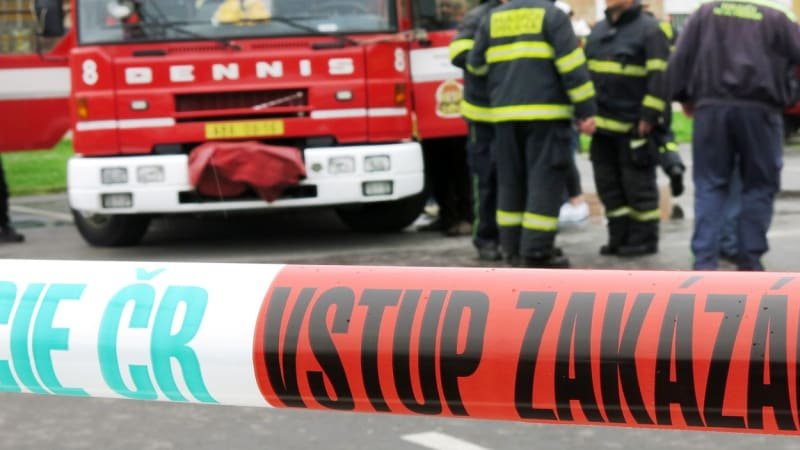 V Čeladné se zřejmě propadl strop hotelu, na místě jsou zranění. Byla slyšet rána V Čeladné se zřejmě propadl strop hotelu, na místě jsou zranění. Byla slyšet rána
