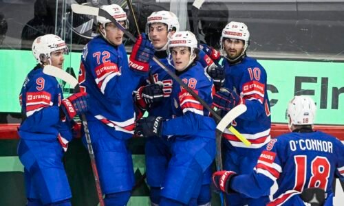 Hráčov USA premohli emócie: Za ich triumfom na MS v hokeji 2025 sa skrýva obrovská tragédia