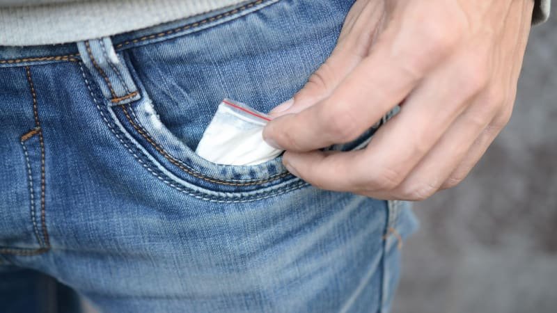 Nulová tolerance. Brit v Dubaji měl u sebe půl gramu kokainu, čeká ho 40 let v obávaném vězení Nulová tolerance. Brit v Dubaji měl u sebe půl gramu kokainu, čeká ho 40 let v obávaném vězení