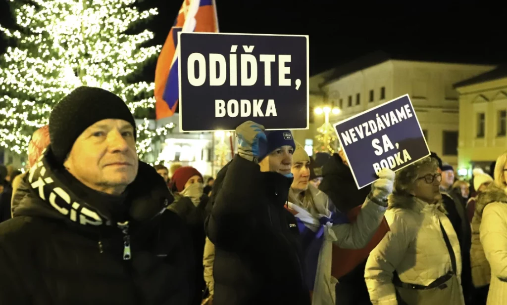 Bratislavu čaká protest a zbytočné gestá Bratislavu čaká protest a zbytočné gestá