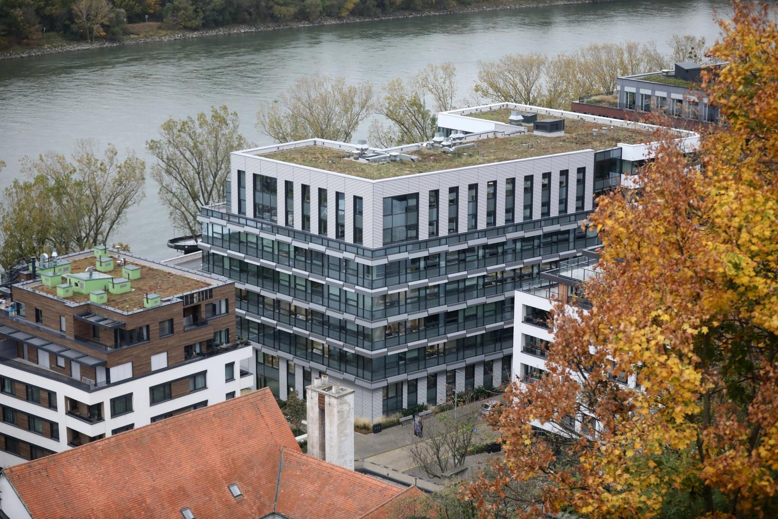 Nastal obrat. Developeri sa bijú o firmy aj štátne inštitúcie, v Bratislave pribudnú tri nové komplexy Nastal obrat. Developeri sa bijú o firmy aj štátne inštitúcie, v Bratislave pribudnú tri nové komplexy