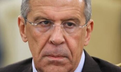 Lavrov: Ukrajině by bezpodmínečné příměří pomohlo, získala by čas na přezbrojení