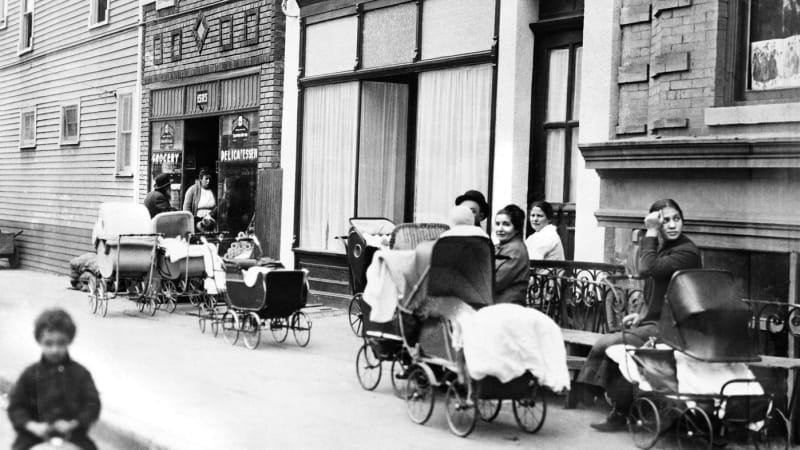 Před 65 lety byla na trh uvedena první antikoncepce. Její cestu doprovázely kontroverze