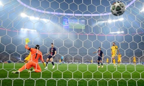 Fotbalisté PSG zdemolovali Inter Milán 5:0. Nový formát LM tak přinesl i premiéru na trůnu