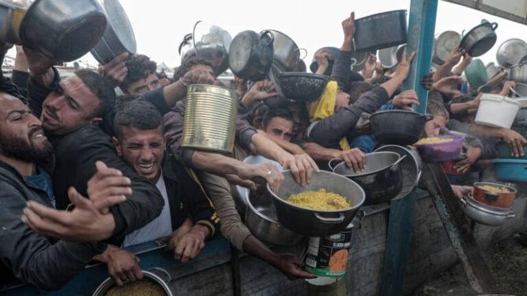 Izraelská armáda střílela na dav ve středisku v gaze. desítky postřelených, jeden mrtvý