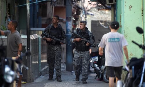 Brazílska polícia zasiahla proti gangu, vraj chcel vraždiť politikov a sudcov