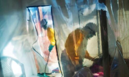 Česko si může oddechnout. Ebola se u pacienta z Bulovky nepotvrdila, oznámil ministr Válek