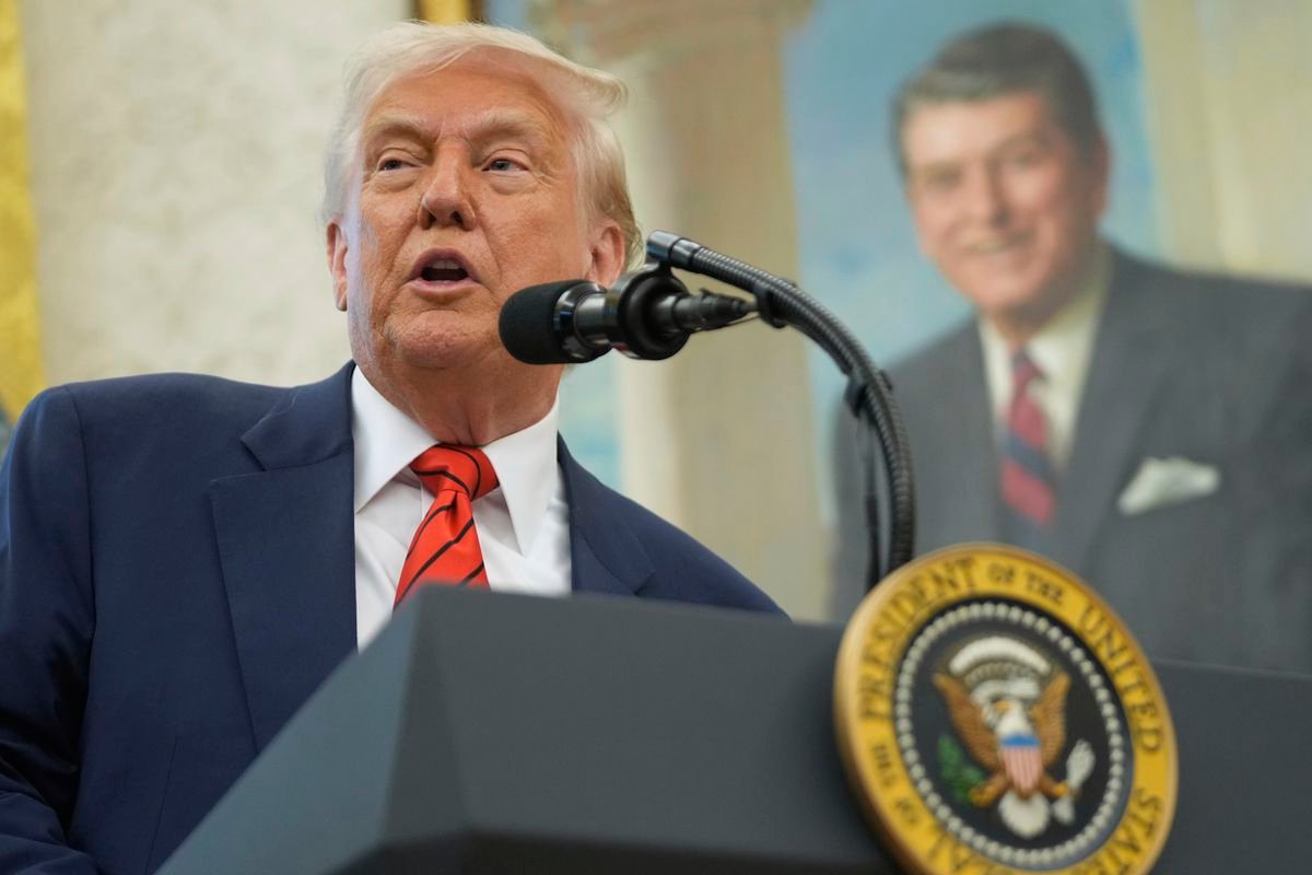 Trump sa stretol so šéfom FIFA. Potom poslal odkaz futbalovým fanúšikom Trump sa stretol so šéfom FIFA. Potom poslal odkaz futbalovým fanúšikom