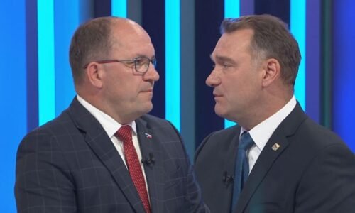 Hádka o obranu a zničení ČR. SPD z nás chce udělat provincii Putina, vpálil Výborný Fialovi