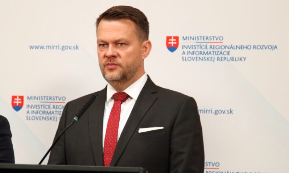 Migaľ možno nebude môcť ľubovoľne meniť využitie eurofondov. V Bruseli prešiel návrh, ktorý má chrániť samosprávy