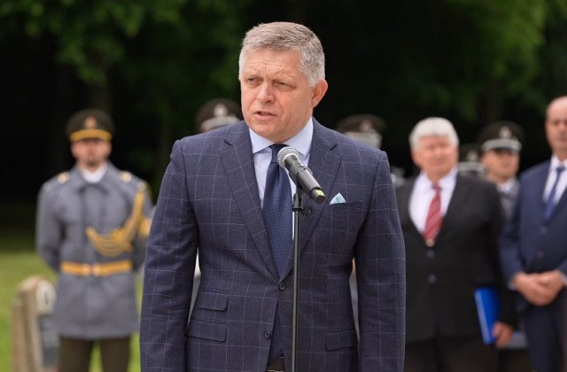 407376_fico-1.jpg Slovensko nesmie byť neutrálne, odkazuje Fico. Vojnové obete si podľa neho zaslúžia úctu, nie zabudnutie – VIDEO
