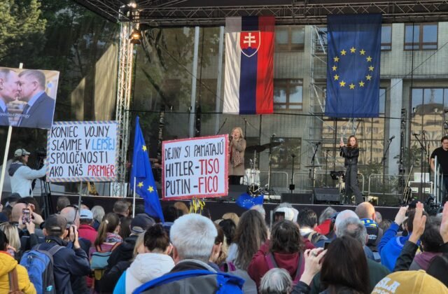410673_681e3678a0935914478009-640x420.jpg Súčasná vláda nereprezentuje Slovensko, iniciatíva Mier Ukrajine nateraz končí s organizovaním zhromaždení