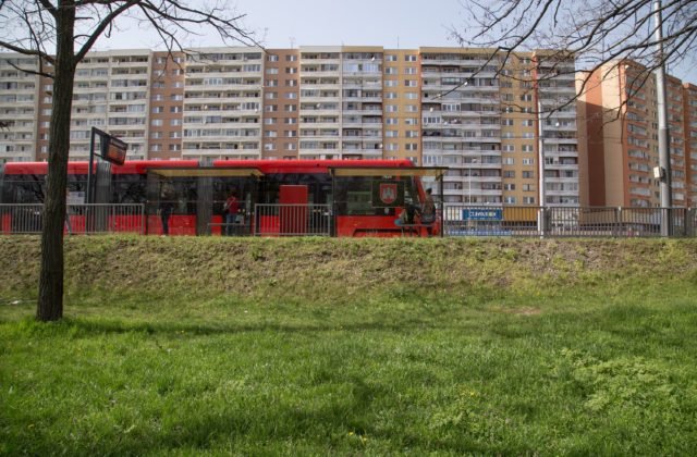 413239_petrzalka-elektricka-640x420.jpg Bratislavský magistrát vyzval Petržalku, aby ukončila kosenie na jeho plochách