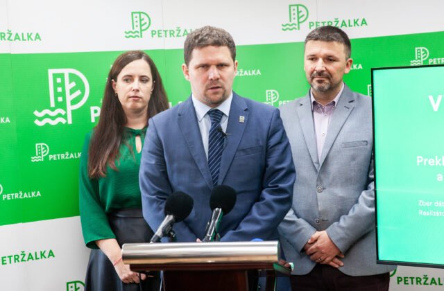 423950_675186a3d204b730155537-640x420.jpg Petržalčania si budú po kauze voliť nového starostu, termín volieb je už známy